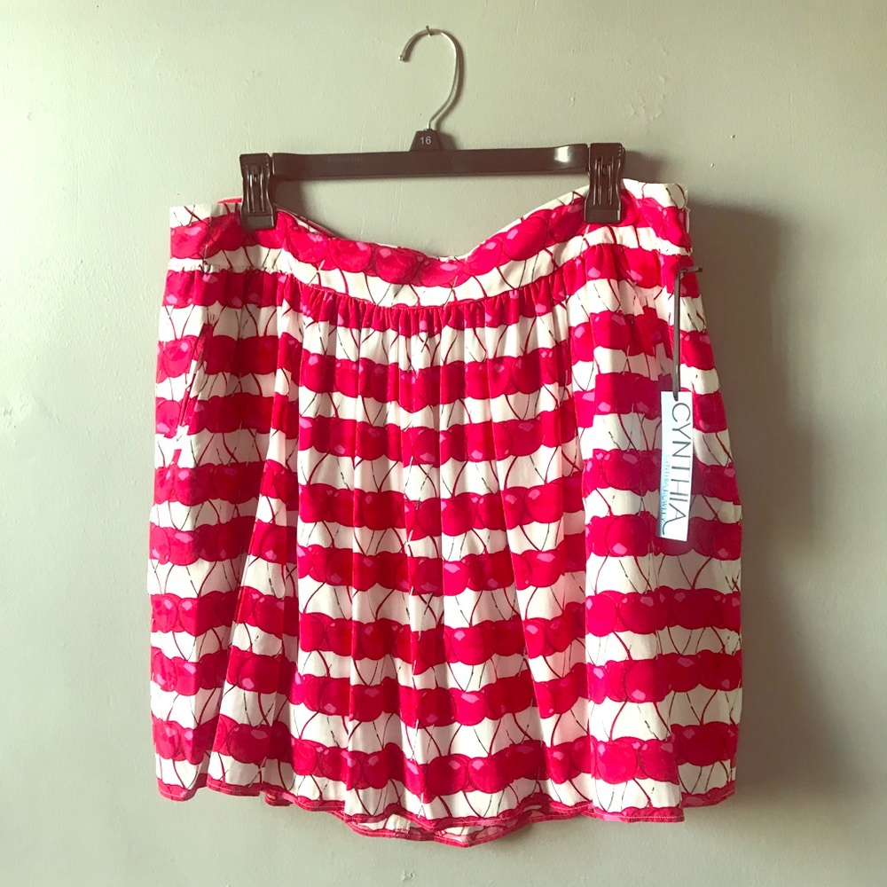 3 FOR $40: This mini has POCKETS! NWT from Cynthia Rowley